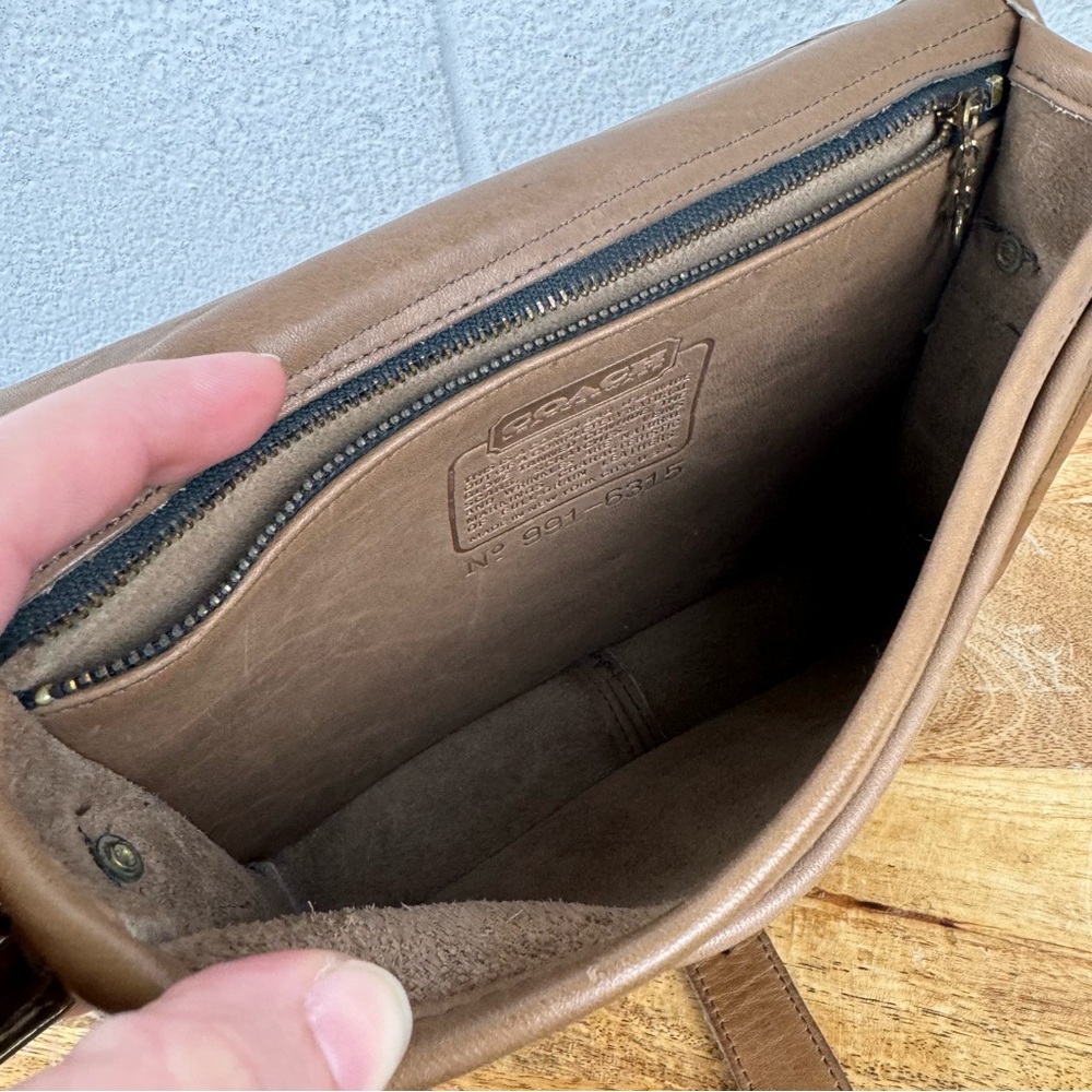 Vintage Coach Medium Saddle Pouch Crossbody Glove-Tanned Leather – Made in NYC - Picture 11 of 16